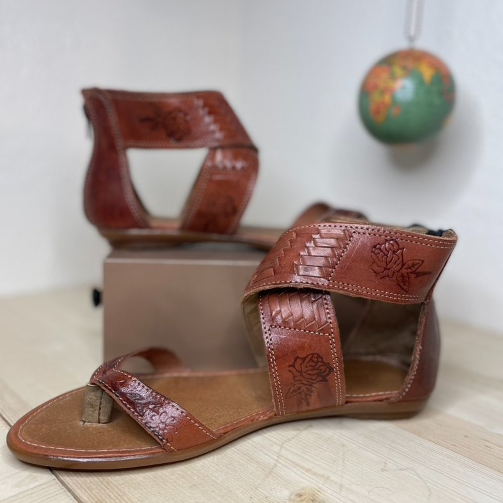 AUTHENTIC Maya Gladiator Leather Sandals